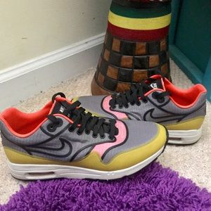 Nike Air Max size 6.5 women